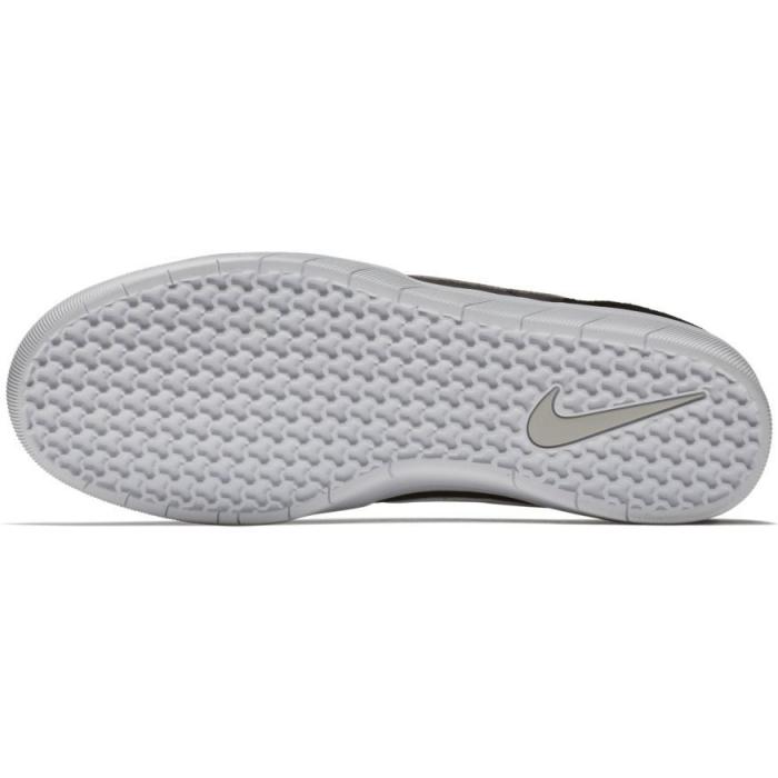 Boty Nike SB TEAM CLASSIC black/light bone-white