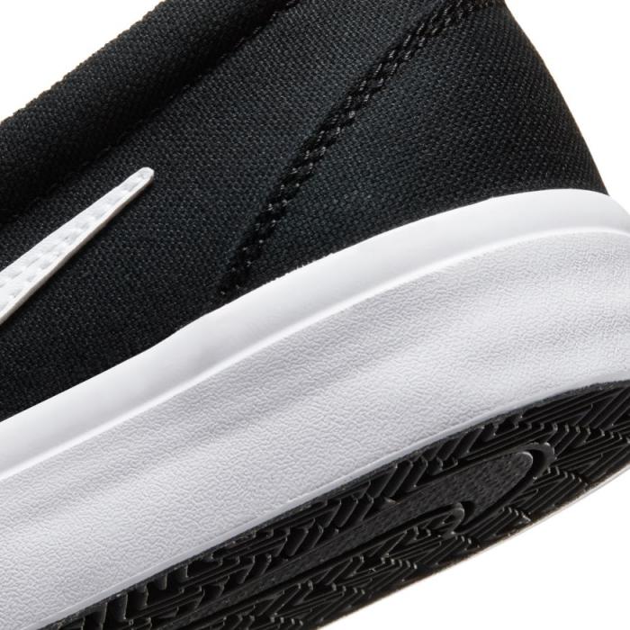 Boty Nike SB CHARGE CNVS SLIP black/white-black